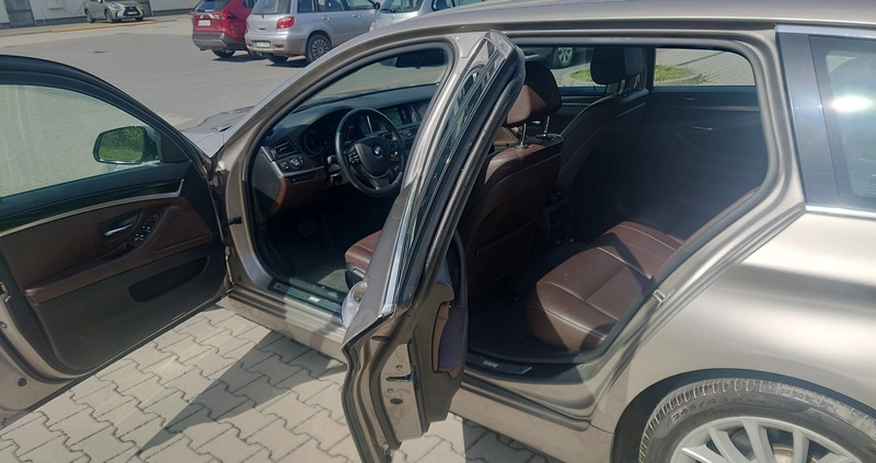 BMW Seria 5 cena 69999 przebieg: 169900, rok produkcji 2016 z Człopa małe 781